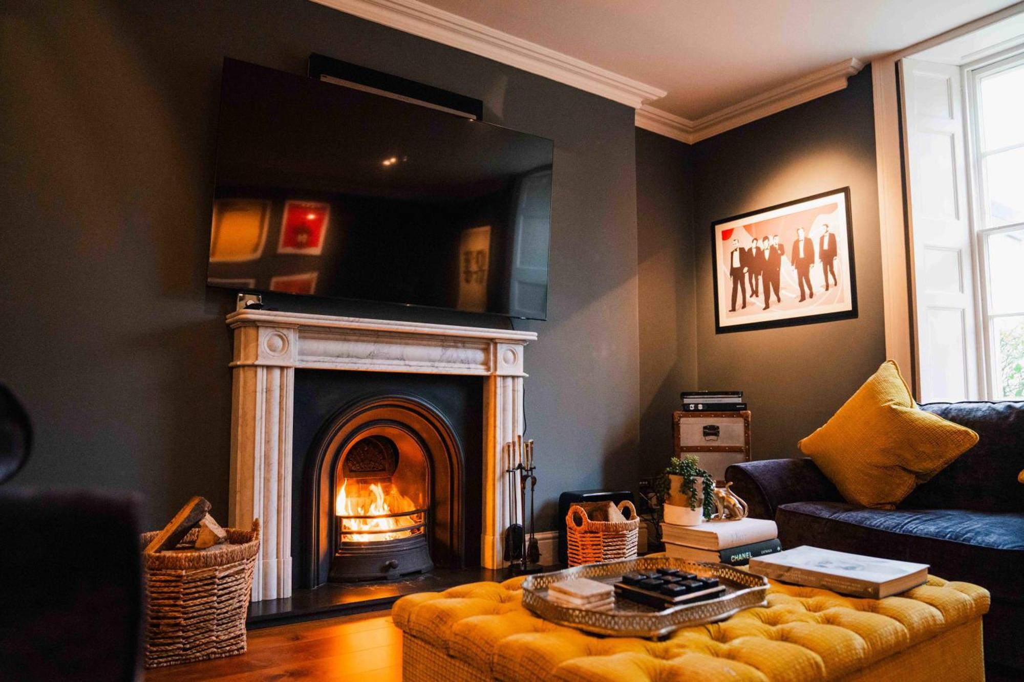 Villa St Anne's Manor - Luxury With Hot Tub *